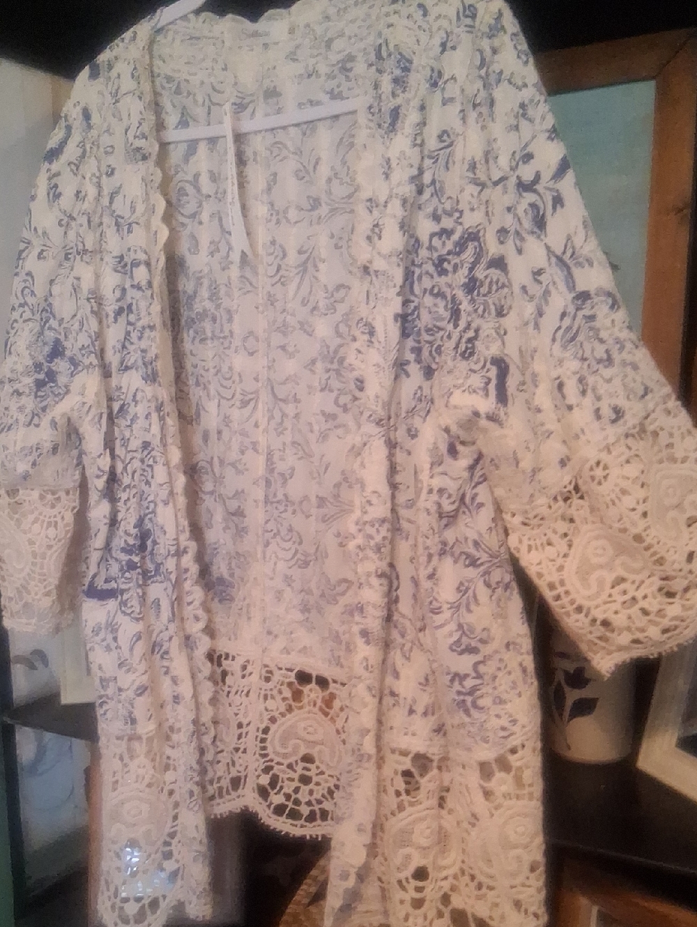 Solitaire Blue & White Floral Lace Kimono